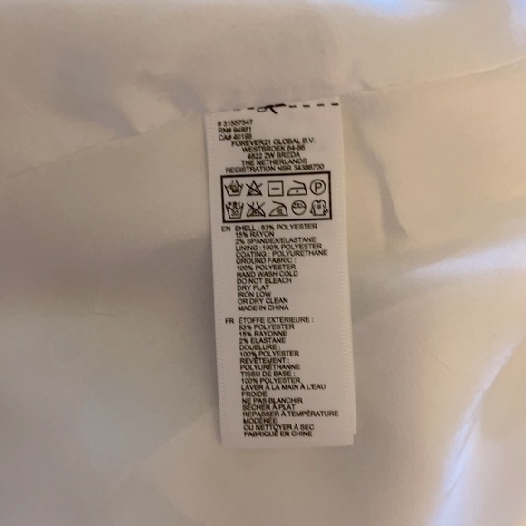 White blazer or Free with the $50 purchase - Picture 4 of 4